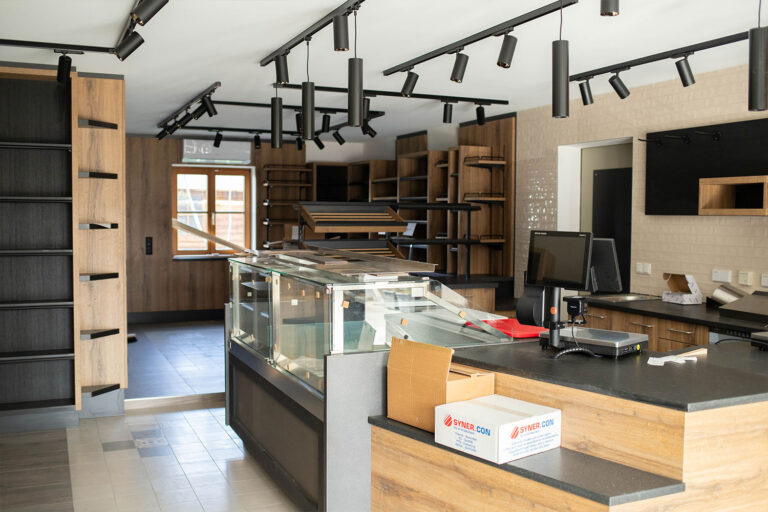 Umbau des neuen Hofladens am Geflügelhof Eberl