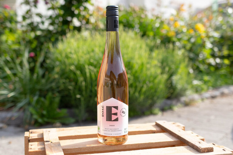 Produktfoto von einer Flasche Wein